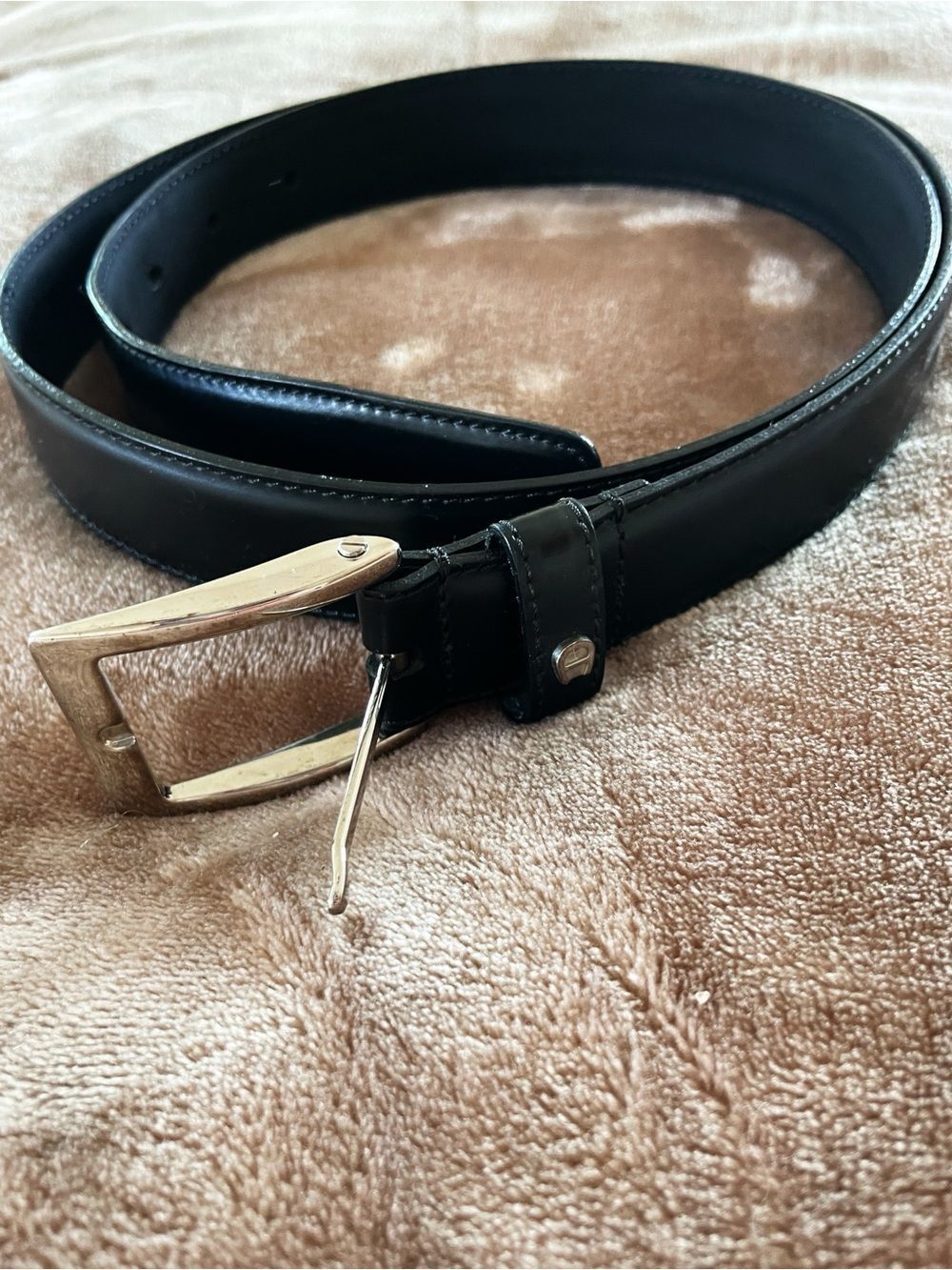 Etienne Aigner Classic Black Leather Men's Belt with Silver Buckle 38”